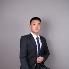 Escucha a 刘闯, mira videos musicales, lee su biografía, consulta las fechas de las gira y más.