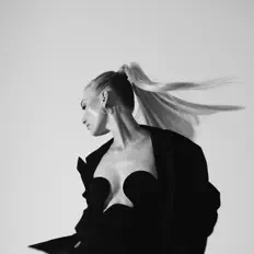 Listen to Carolin Niemczyk, watch music videos, read bio, see tour dates & more!