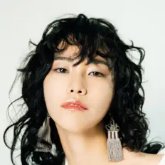 聆聽 DION、觀看音樂影片、閱讀小傳、查看巡演日期等！