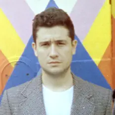 收听 Zepet、观看音乐视频、阅读小传、查看巡演日期等 ！