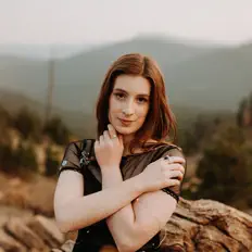 Poslechněte si interpreta Guinevere Faye, sledujte hudební videa, přečtěte si životopis, podívejte se na data turné a další informace.