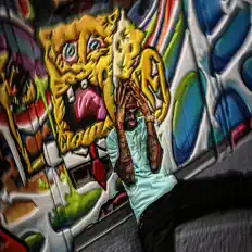 J.F.K.を聴いたり、ミュージックビデオを鑑賞したり、経歴やツアー日程などを確認したりしましょう！