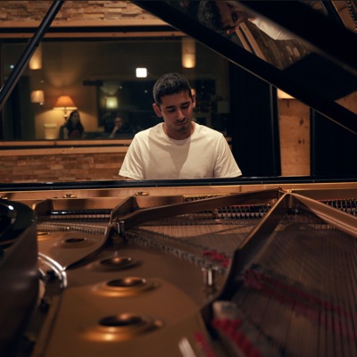 Listen to Unai Karam, watch music videos, read bio, see tour dates & more!