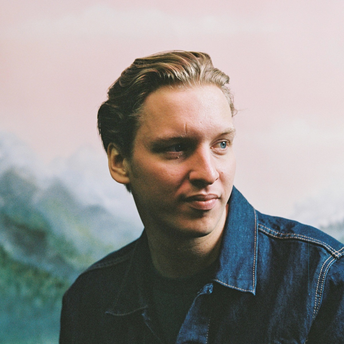 George Ezra artist photo