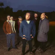 Man the Lifeboats सुनें, म्यूज़िक वीडियो देखें, बायो पढ़ें, दौरे की तारीखें और बहुत कुछ देखें!