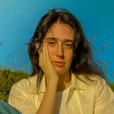 Nana Lourdes सुनें, म्यूज़िक वीडियो देखें, बायो पढ़ें, दौरे की तारीखें और बहुत कुछ देखें!