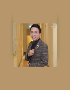 Escucha a NSUT Viet Hoan, mira vídeos musicales, lee la biografía, consulta fechas de giras y mucho más.