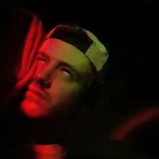 Ouça Kayp, assista a videoclipes, leia a biografia, veja as datas das turnês e mais!