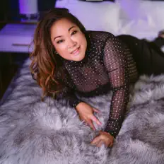 Ακούστε περιεχόμενο από Caro B, παρακολουθήστε μουσικά βίντεο, διαβάστε το βιογραφικό, δείτε ημερομηνίες περιοδείας, και πολλά ακόμη!