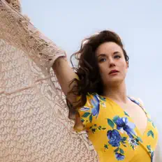 收听 Katie Scullin、观看音乐视频、阅读小传、查看巡演日期等 ！