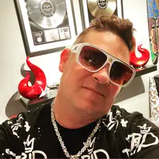 聆聽 DJ Tranz、觀看音樂影片、閱讀小傳、查看巡演日期等！