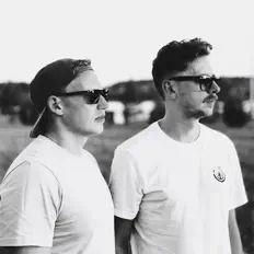 Dengarkan IN5UM, tonton video musik, baca bio, lihat tanggal tur & lainnya!