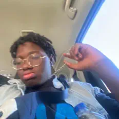 Vibezallaround: песни, клипы, биография, даты выступлений и многое другое.