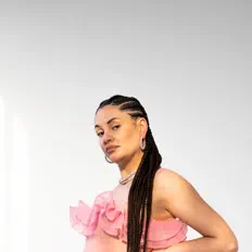 收听 Kaaliyah、观看音乐视频、阅读小传、查看巡演日期等 ！