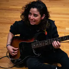 Ascolta Ana Carolina, guarda video musicali, leggi la biografia, vedi le date del tour & altro!