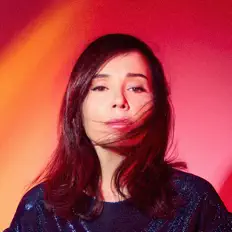 Irina Florinを聴いたり、ミュージックビデオを鑑賞したり、経歴やツアー日程などを確認したりしましょう！