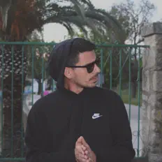 Escucha a Eskel, mira videos musicales, lee su biografía, consulta las fechas de las gira y más.