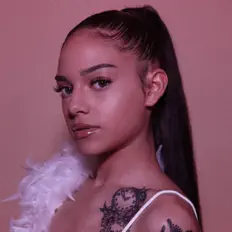 聆聽 Ajue、觀看音樂影片、閱讀小傳、查看巡演日期等！