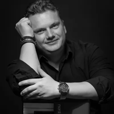 Listen to Viktor Minsky, watch music videos, read bio, see tour dates & more!
