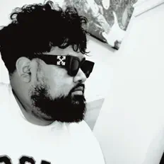 聆聽 Mo Stylez、觀看音樂影片、閱讀小傳、查看巡演日期等！