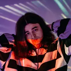 suck'a'punchを聴いたり、ミュージックビデオを鑑賞したり、経歴やツアー日程などを確認したりしましょう！