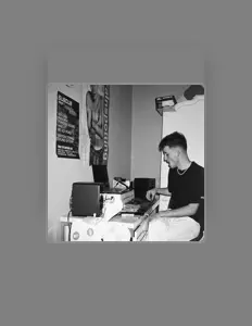 Écoutez Roan Shea, regardez des vidéoclips, lisez la biographie, consultez les dates de tournée et plus encore !