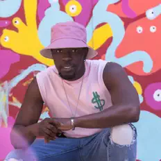 Poslechněte si interpreta G-Beholda, sledujte hudební videa, přečtěte si životopis, podívejte se na data turné a další informace.