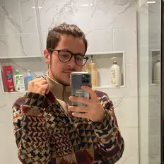 Ouve Lil Sherzy, vê vídeos de música, lê a biografia, vê as datas da digressão e muito mais!