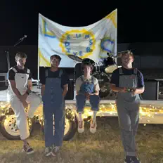 Los Sundiversを聴いたり、ミュージックビデオを鑑賞したり、経歴やツアー日程などを確認したりしましょう！