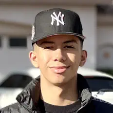 Dengarkan Omar Acosta, tonton video musik, baca bio, lihat tanggal tur & lainnya!