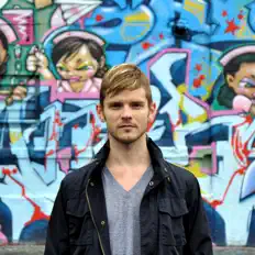 收听 DJ Homewrecker、观看音乐视频、阅读小传、查看巡演日期等 ！