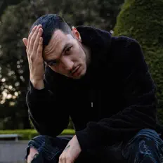 Dengarkan Jae Rhi, tonton video musik, baca bio, lihat tanggal tur & lainnya!