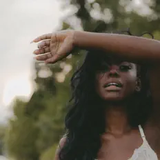 Ascolta Crystal Rose, guarda video musicali, leggi la biografia, vedi le date del tour & altro!