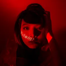 Poslechněte si interpreta Zoe, sledujte hudební videa, přečtěte si životopis, podívejte se na data turné a další informace.