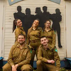 הלהקות הצבאיות 2020을(를) 듣고, 뮤직 비디오를 보고, 약력을 읽고, 투어 일정 등을 확인하세요!