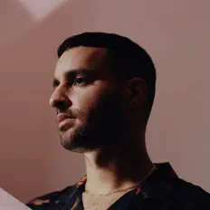 Simiseaを聴いたり、ミュージックビデオを鑑賞したり、経歴やツアー日程などを確認したりしましょう！