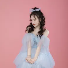 Duyên Kendyを聴いたり、ミュージックビデオを鑑賞したり、経歴やツアー日程などを確認したりしましょう！