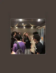 Hör dir yoshi an, schau dir Musikvideos an, lies die Biografie, finde Tourdaten und mehr!