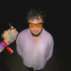 Listen to Tomás Tomás, watch music videos, read bio, see tour dates & more!
