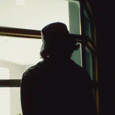 Poslechněte si interpreta Stevie Bands, sledujte hudební videa, přečtěte si životopis, podívejte se na data turné a další informace.