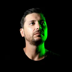 Hugo Villanovaを聴いたり、ミュージックビデオを鑑賞したり、経歴やツアー日程などを確認したりしましょう！