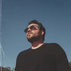 Écoutez Entrelineas, regardez des vidéoclips, lisez la biographie, consultez les dates de tournée et plus encore !