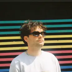Y Mellonを聴いたり、ミュージックビデオを鑑賞したり、経歴やツアー日程などを確認したりしましょう！
