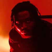 Ouça undefined, assista a videoclipes, leia a biografia, veja as datas das turnês e mais!