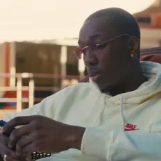 Escucha a Kreaz, mira videos musicales, lee su biografía, consulta las fechas de las gira y más.