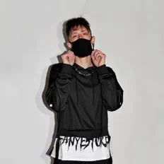 聆聽 Doe Slurp、觀看音樂影片、閱讀小傳、查看巡演日期等！