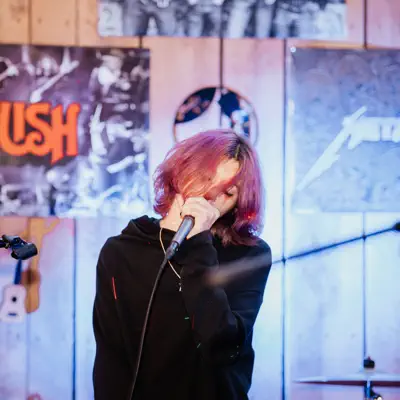 Listen to Tren10, watch music videos, read bio, see tour dates & more!
