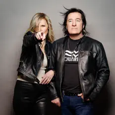 Ouça Universal Honey, assista a videoclipes, leia a biografia, veja as datas das turnês e mais!