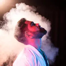 Ascolta AQiL, guarda video musicali, leggi la biografia, vedi le date del tour & altro!