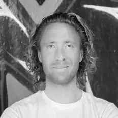 Dengarkan Sam Knarf, tonton video musik, baca bio, lihat tanggal tur & lainnya!